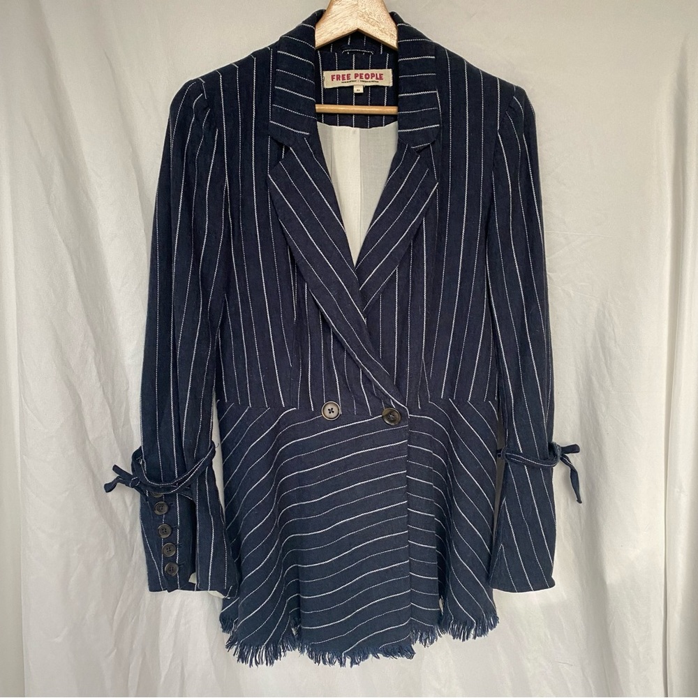 FREE PEOPLE Stella Striped Frayed Hem Blue Blazer Size XS Linen Coastal Office - Picture 3 of 11